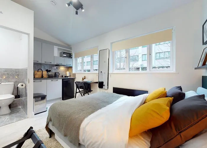 Stylish Studios Near Regents Park!
